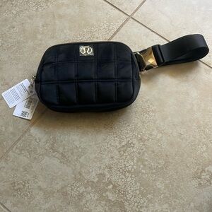 Lululemon Everywhere Belt Bag